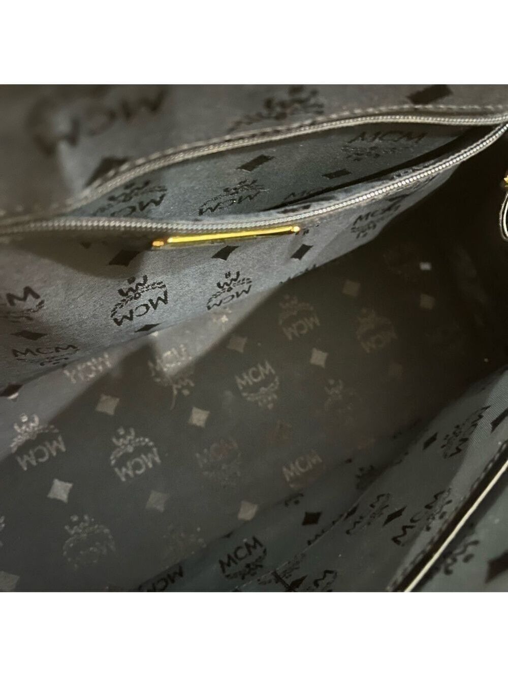 MCM BLACK HANDBAG - Picture 9 of 11